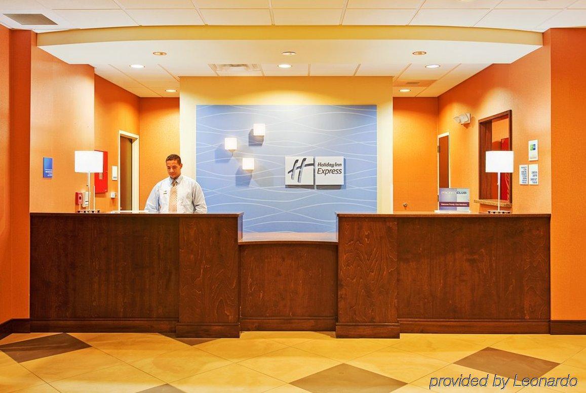 Holiday Inn Express & Suites Oak Ridge By Ihg Exterior photo